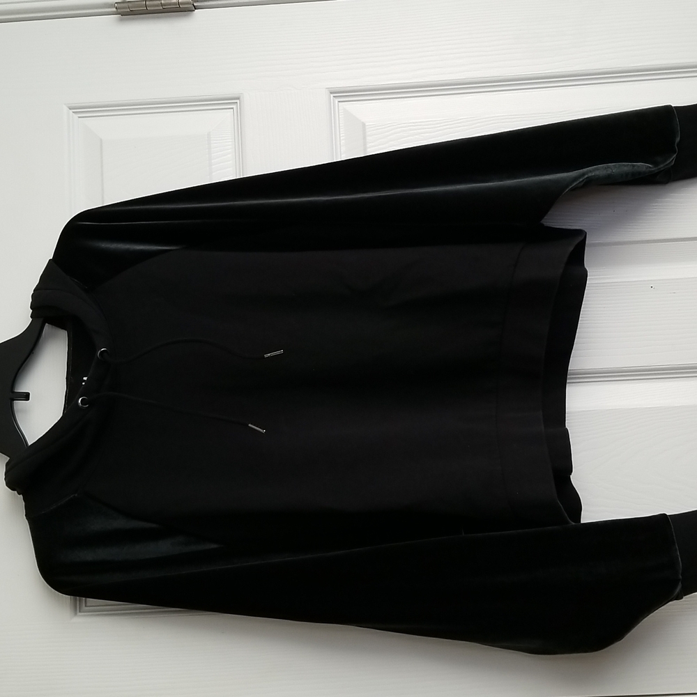 Victoria Sport Women's Hoodie